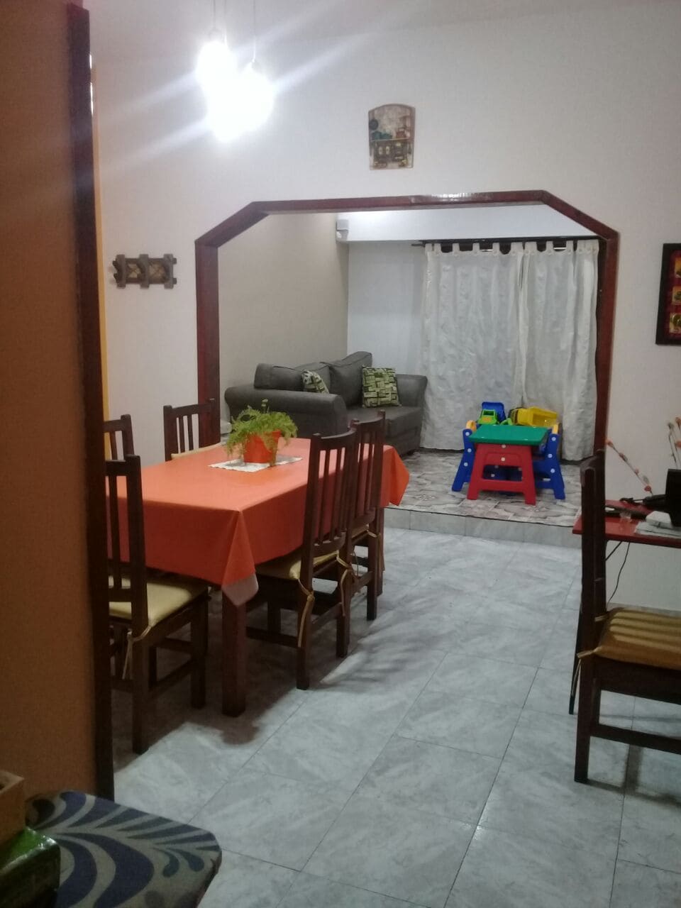 Casa De 3 Amb, Con Garaje, Fondo Libre Y Patio