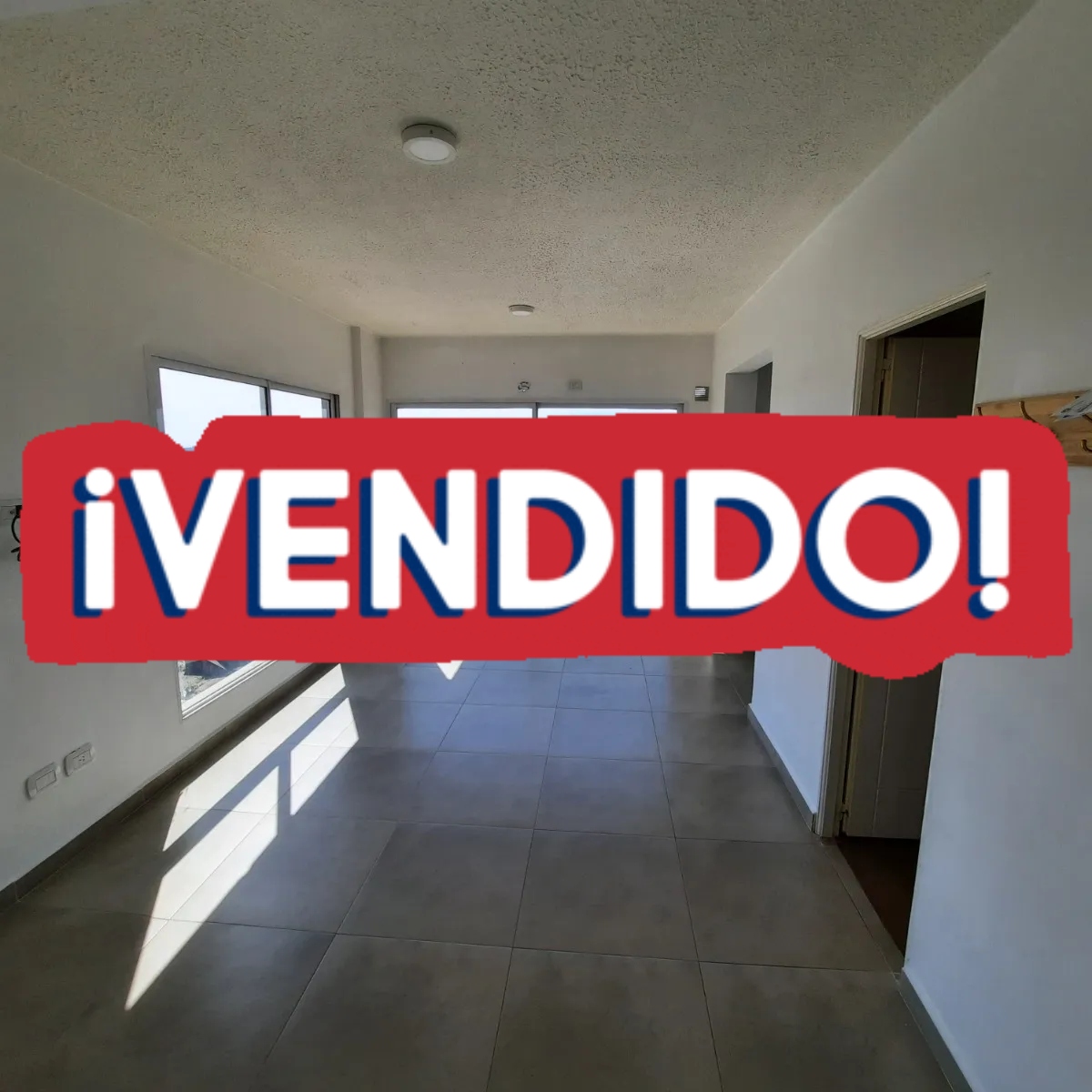 Monoambientes al frente, con balcón. Apto a Crédito.