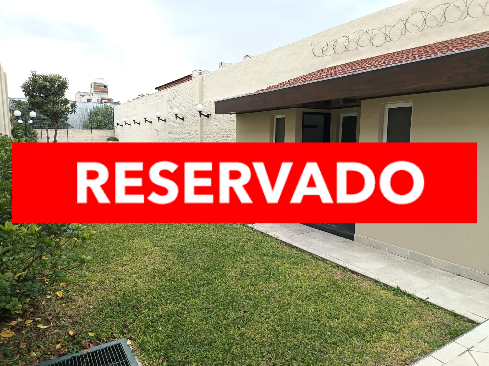 Increíble casa en venta con fondo y pileta