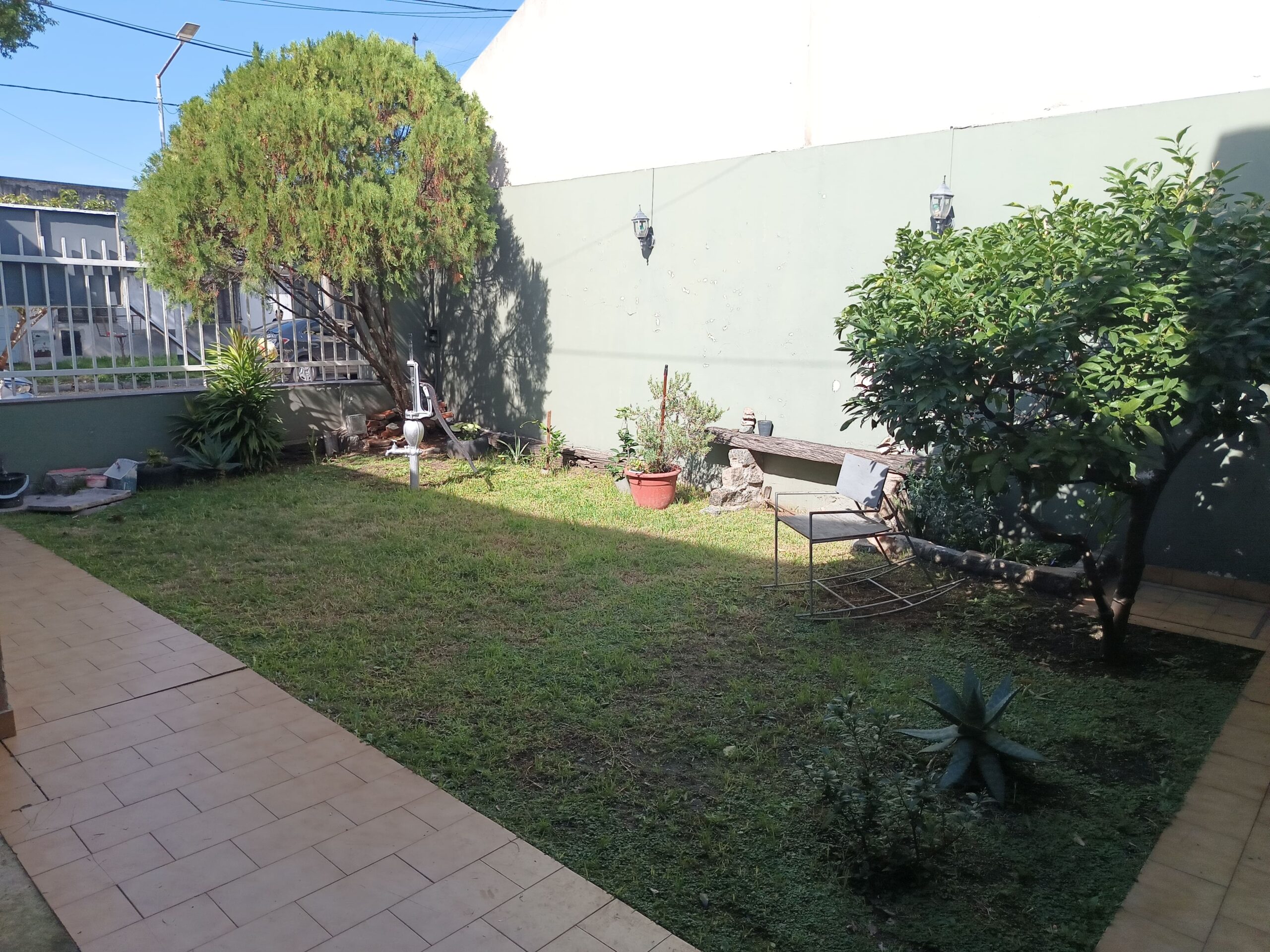 Casa Con Jardín, Gge Y Terraza