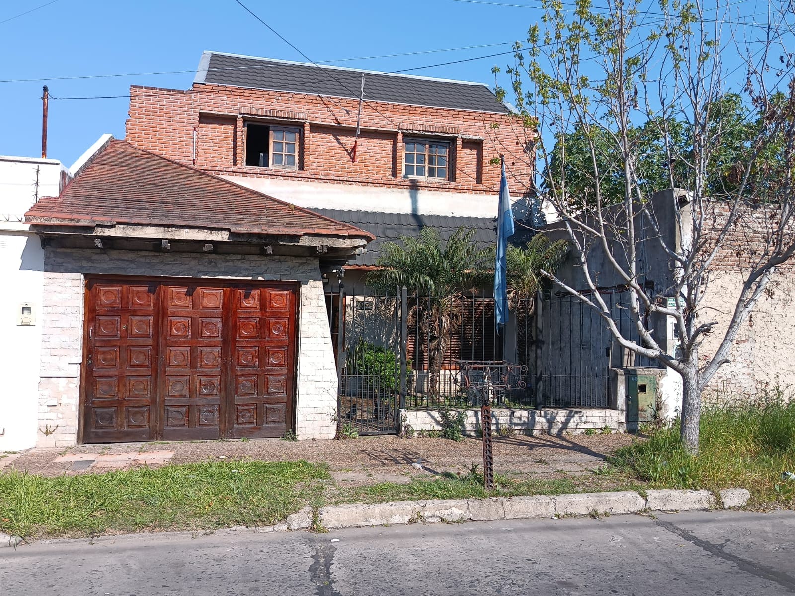 Casa en Venta en Piñeyro con Garage y Patio